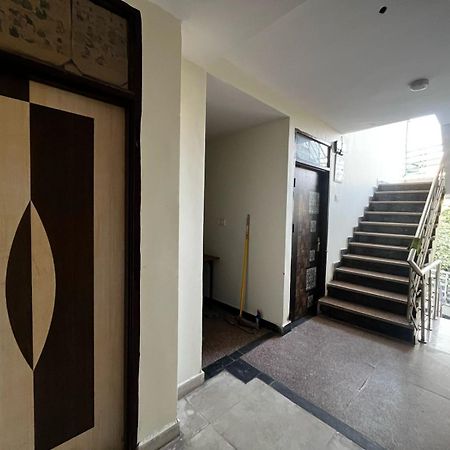 The Tree House Hotel New Delhi Bagian luar foto