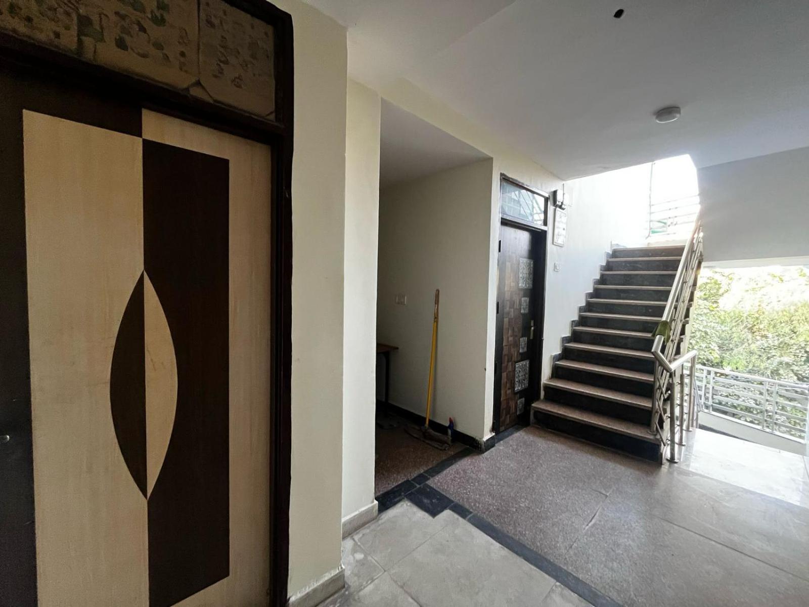 The Tree House Hotel New Delhi Bagian luar foto